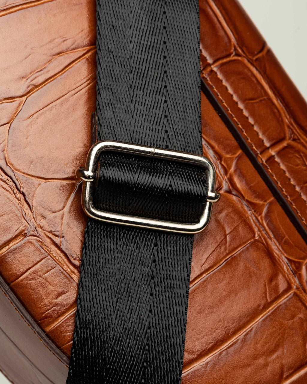 Bandolera The Circle en cuero croco