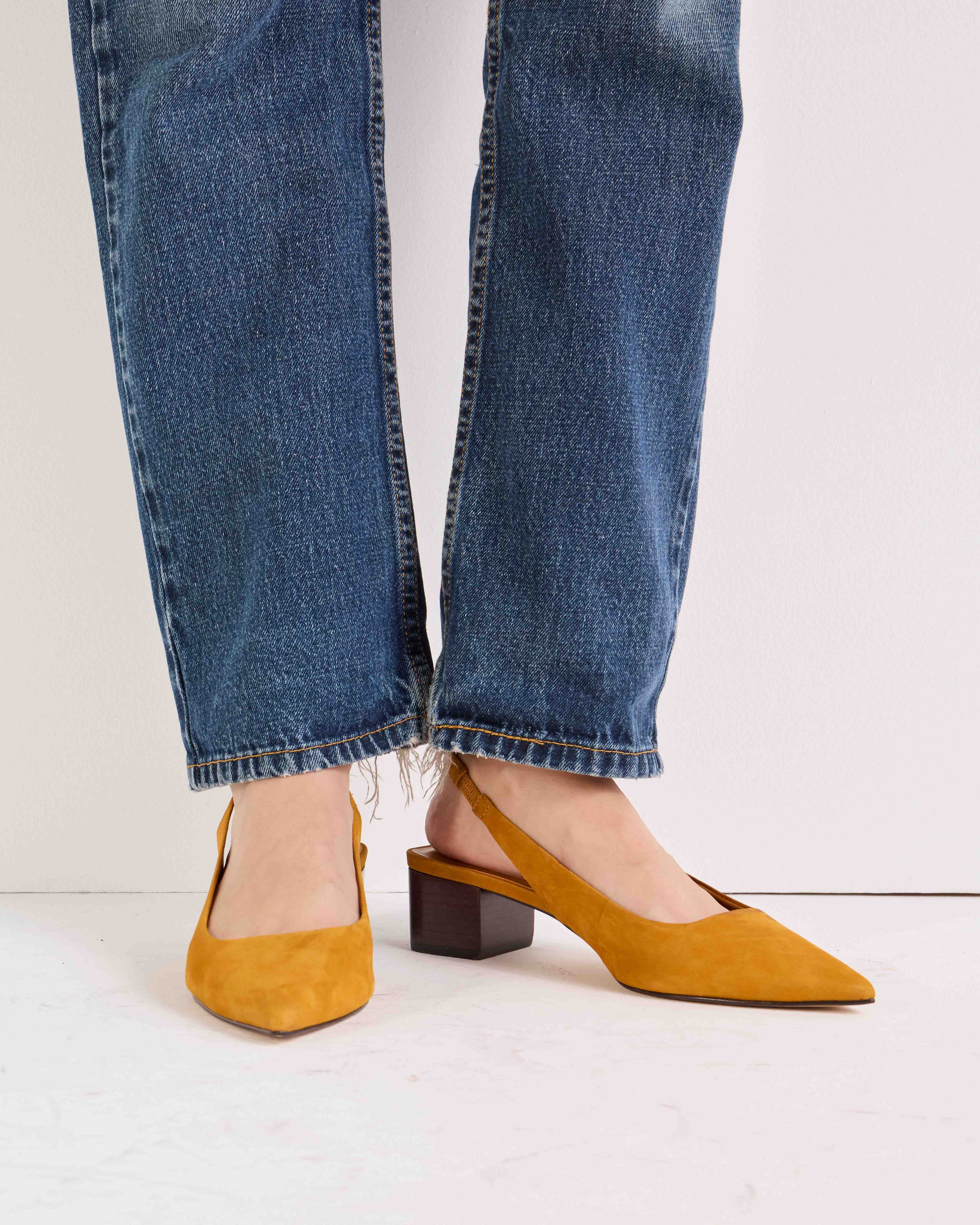 Stiletto Marga en cuero nobuk