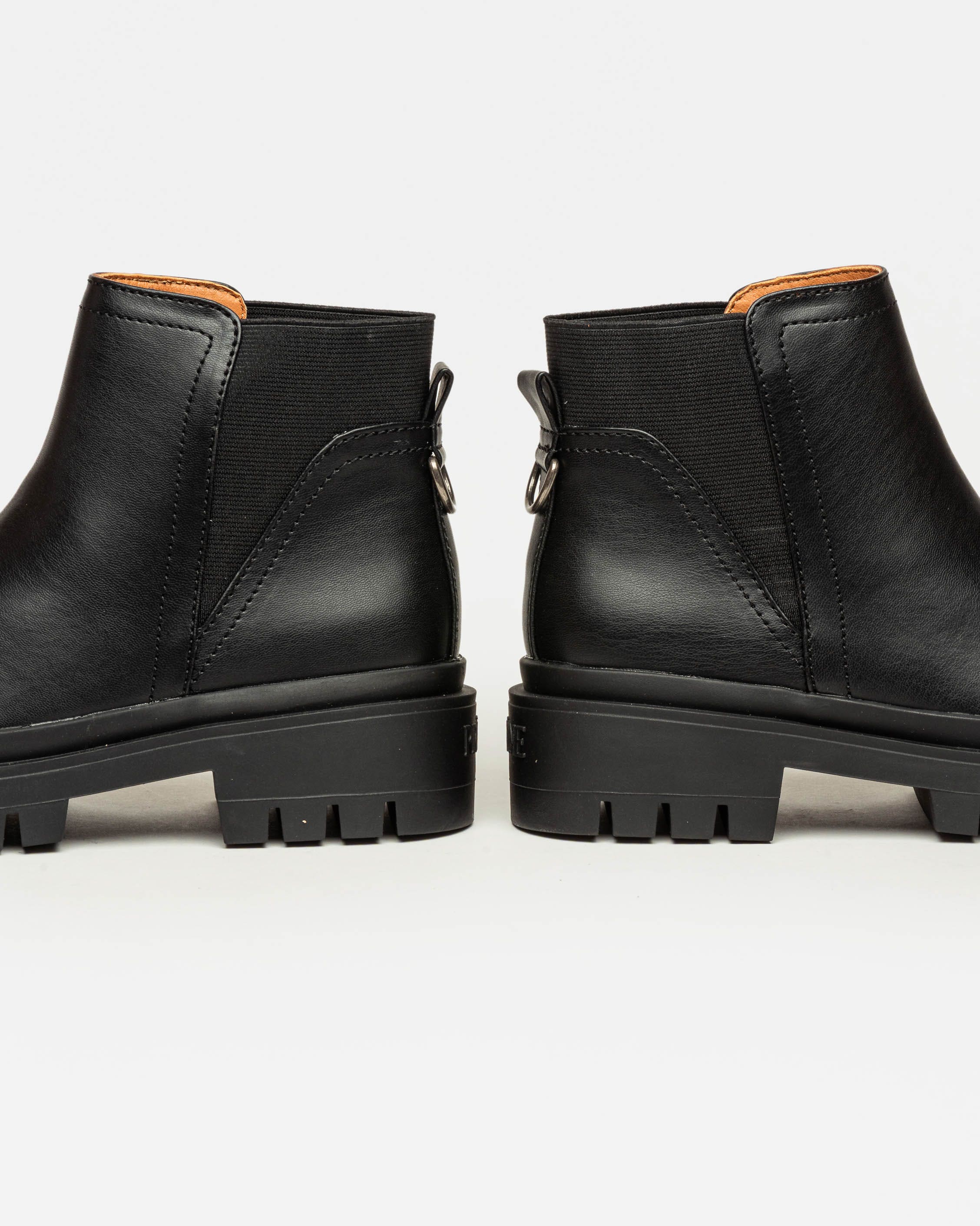 Bota caña baja Scott en efecto cuero