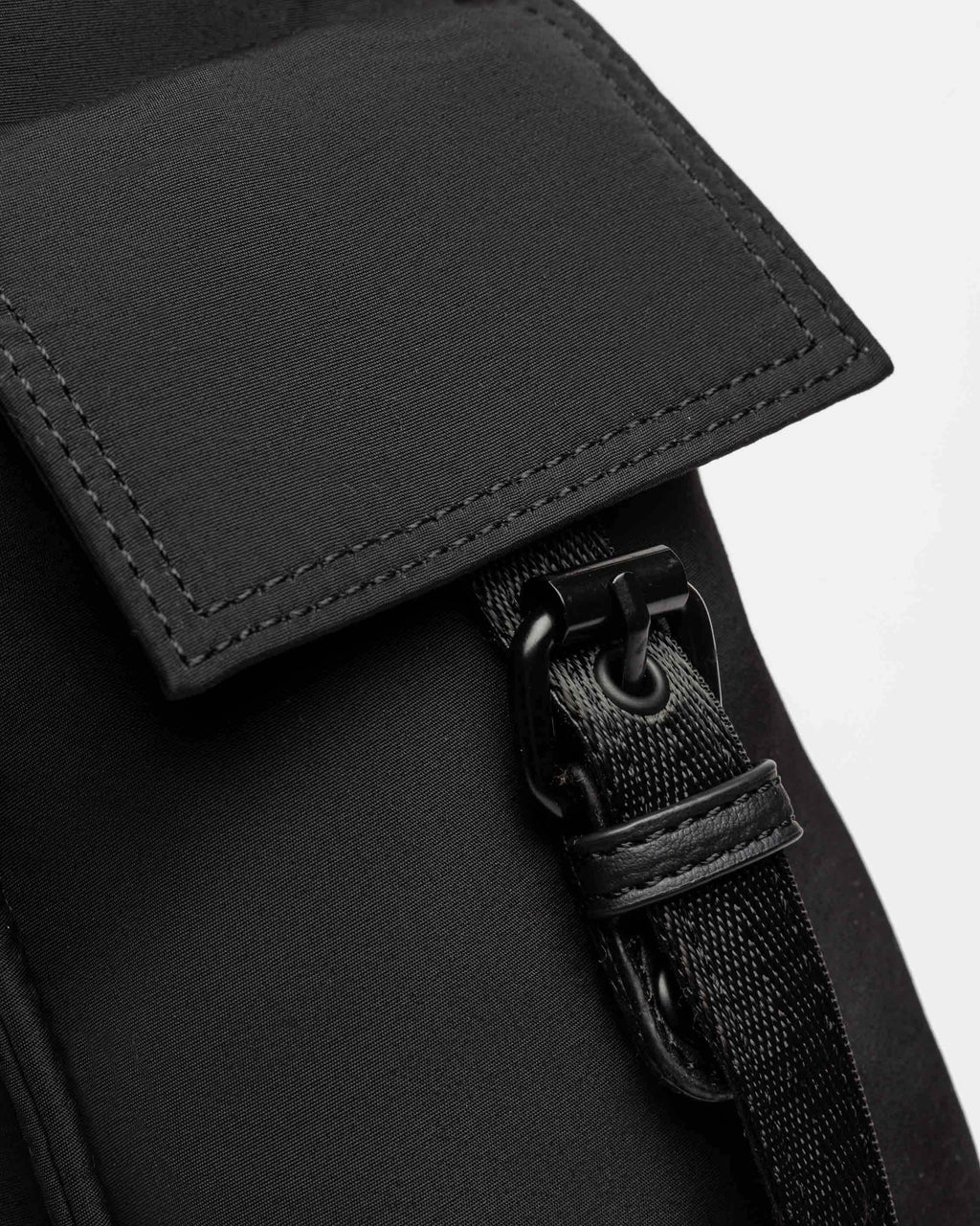 Cartera al hombro Flight en Nylon