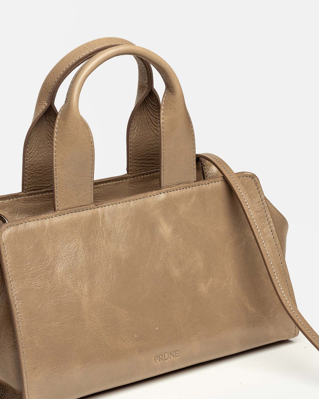 Cartera de mano Mila en cuero arrugado