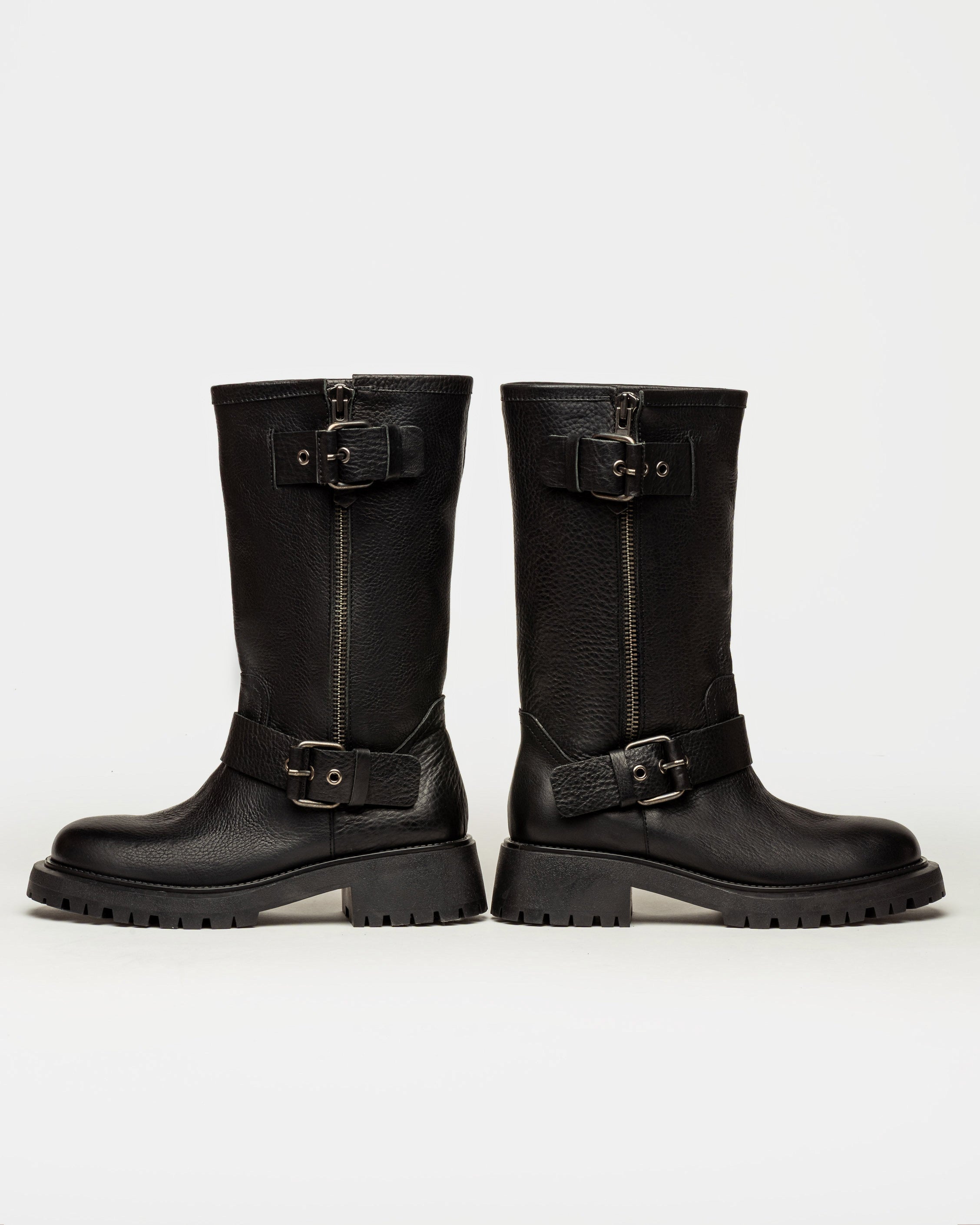 Bota caña media Leeds en cuero graneado
