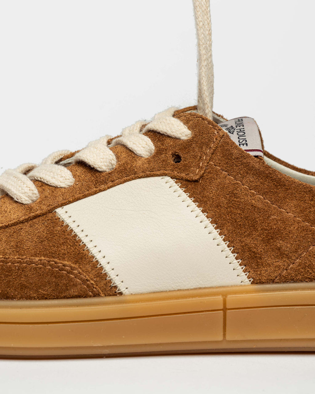 Sneaker Nil en gamuza